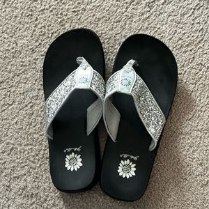 Yellow Box sparkly silver flip flops